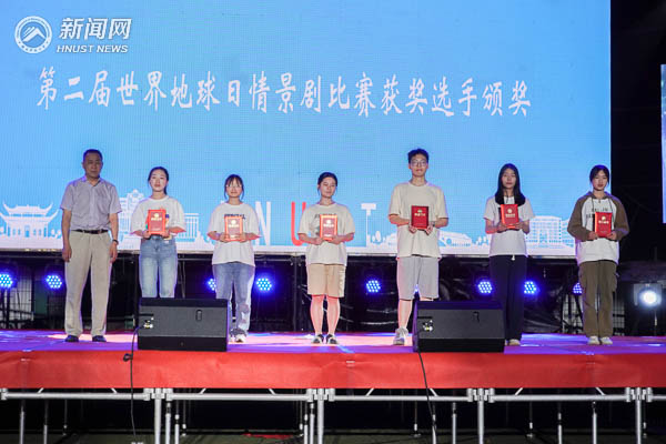 ca301a21ee94440a96e64657fbcf943f.jpg 郑瀚-13.jpg